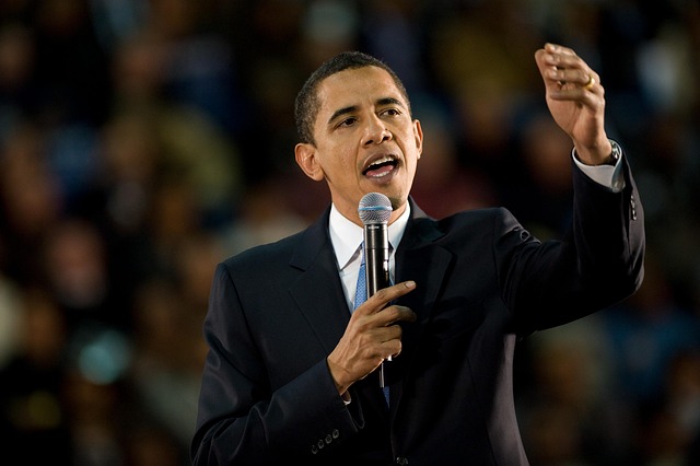 Best 7 Tips to Improve Public Speaking